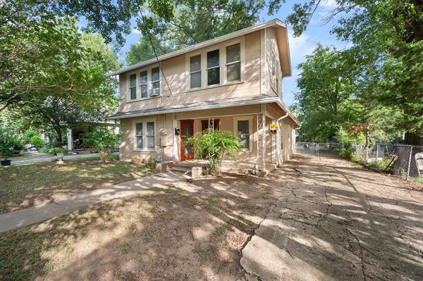 2104 W 3rd Avenue, Corsicana, TX 75110