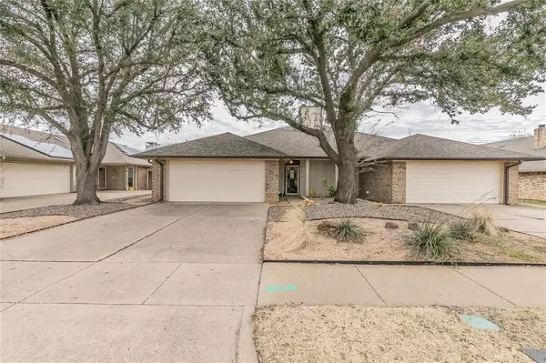 Hurst, TX 76054,217 MOUNTAINVIEW Drive