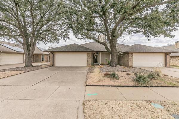 Hurst, TX 76054,217 MOUNTAINVIEW Drive