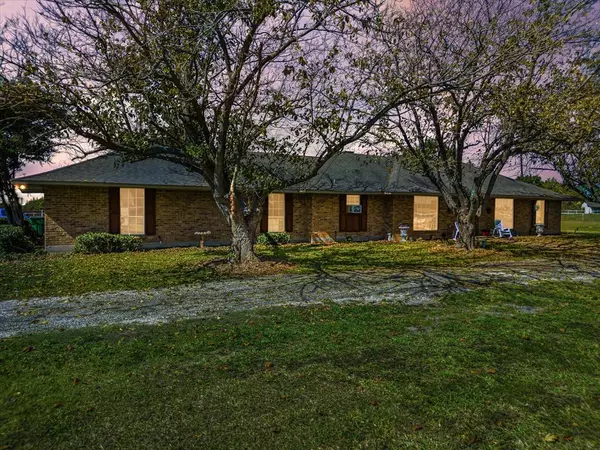 2590 Old Italy Road, Waxahachie, TX 75165