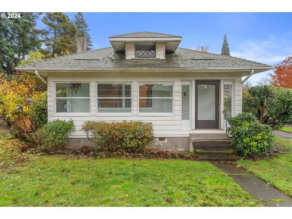 8602 NE GLISAN ST, Portland, OR 97220