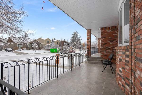 Calgary, AB T2T 2S8,1612 48 AVE Southwest