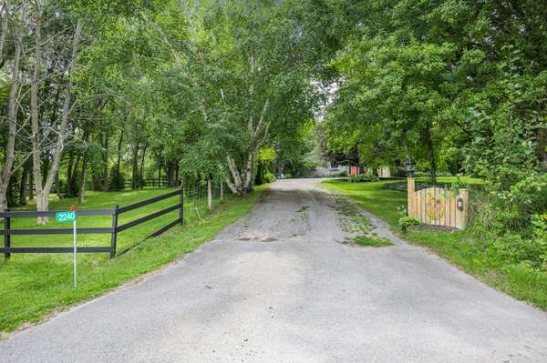 2240 15th Side Road, New Tecumseth, ON L0G 1W0