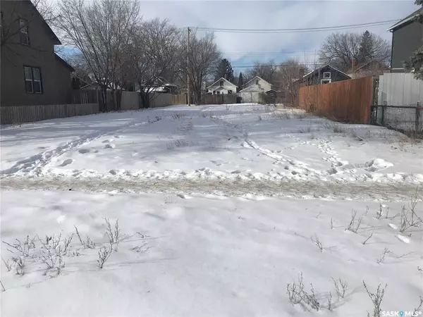 323 H AVENUE S, Saskatoon, SK S7M 1W4