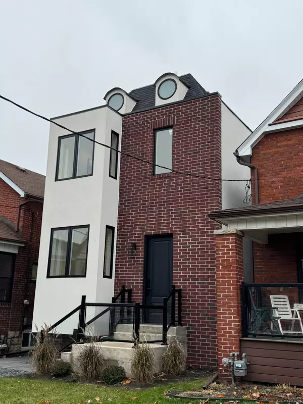 11 Morland RD, Toronto W02, ON M6S 2M7