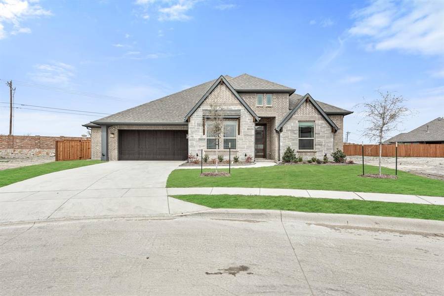 2221 Desmond Drive, Forney, TX 75126