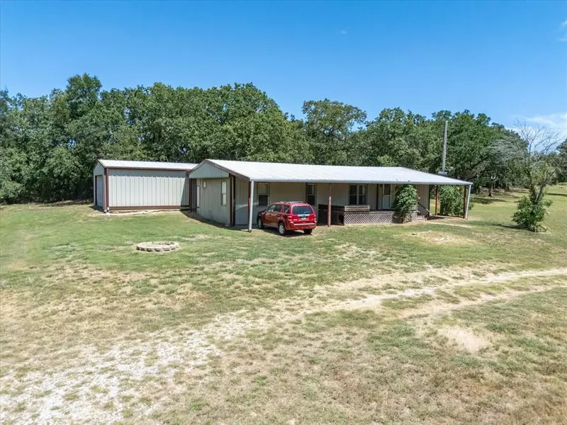 186 County Road 3680, Paradise, TX 76073