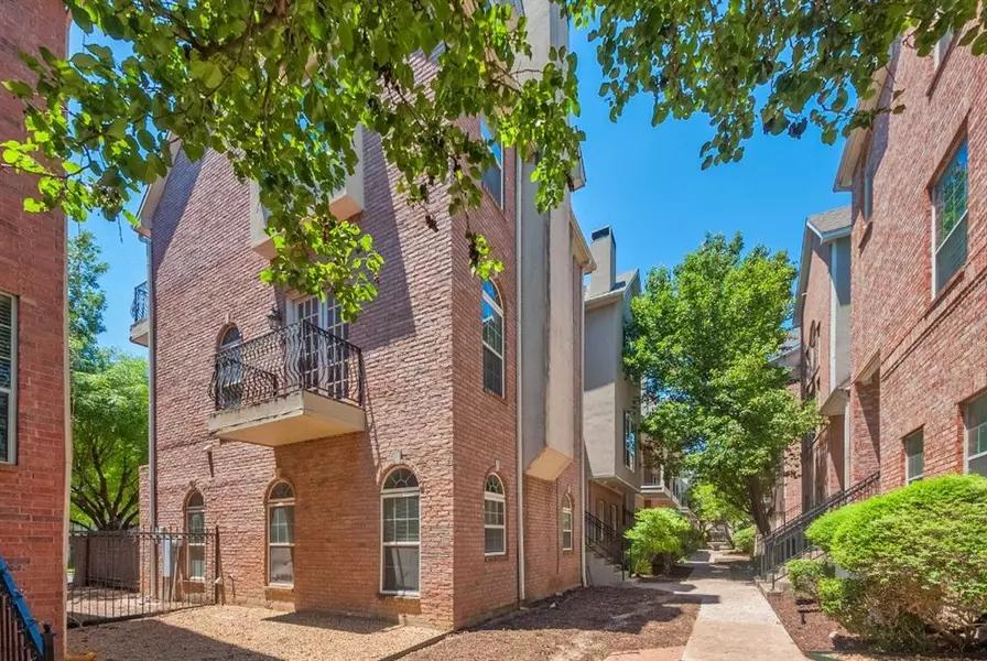 5713 Lewis Street, Dallas, TX 75206