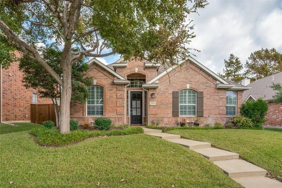 15668 Grove Crest Drive, Frisco, TX 75035