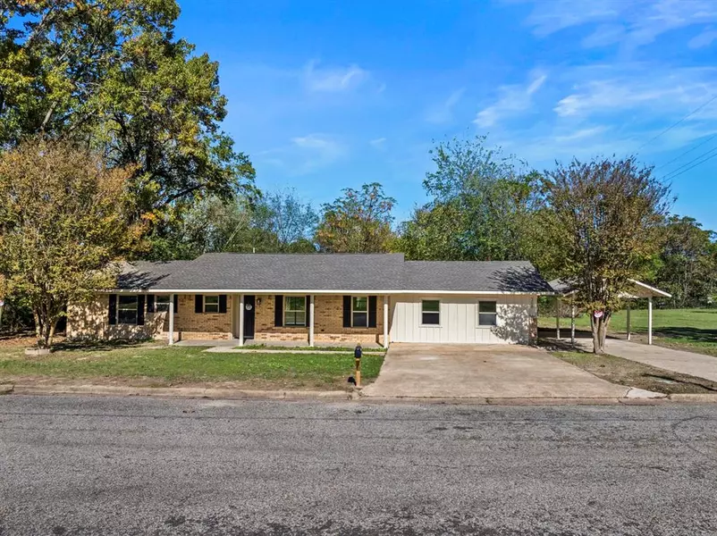 306 W Magnolia, Mount Pleasant, TX 75455