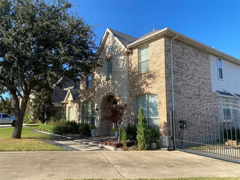 1401 Lakebreeze Drive, Garland, TX 75043