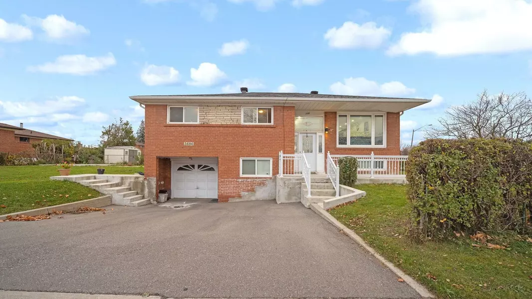 3686 Darla DR, Mississauga, ON L4T 2C9