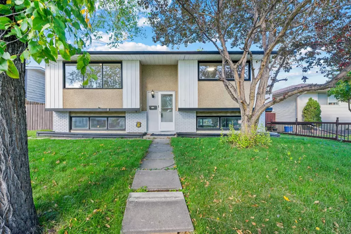 Calgary, AB T1Y 1W3,412 Pinegreen Close Northeast