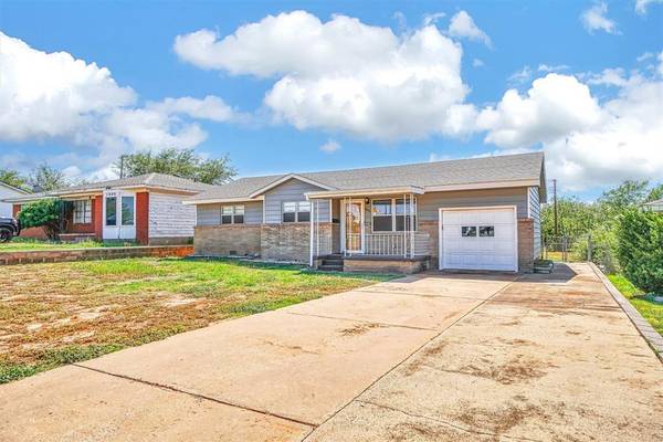 1011 N Hightower Street, Altus, OK 73521