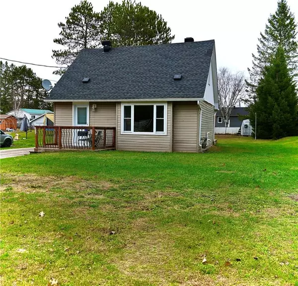 Chalk River, ON K0J 1J0,53 JOSEPH ST