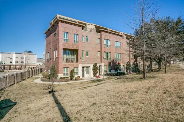 101 Decker Court #305,  Irving,  TX 75062