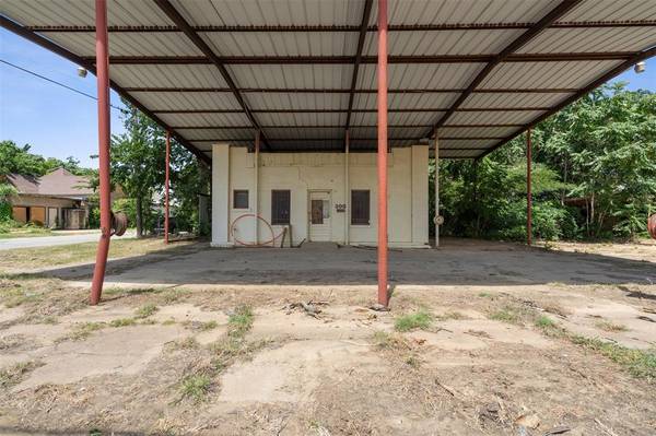 300 N Seaman Street, Eastland, TX 76448