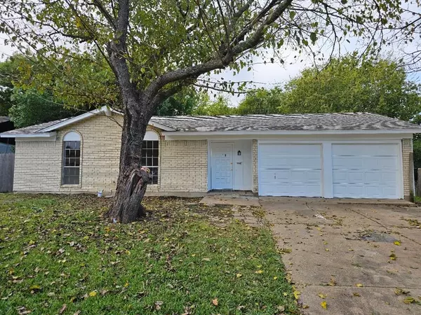 Arlington, TX 76015,716 S Deerfield Circle