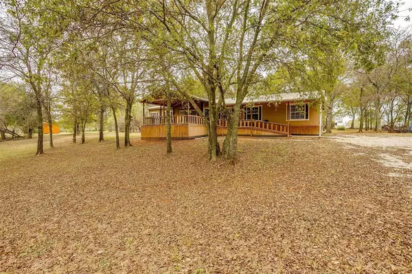 2405 Gills Crossing Court, Alvarado, TX 76009