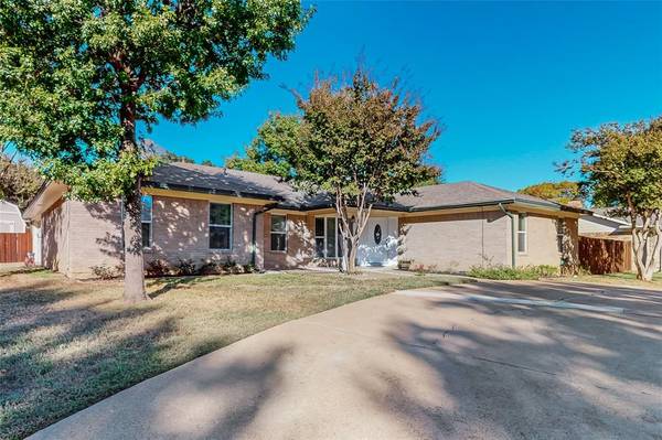 2406 Greenwood Drive, Grand Prairie, TX 75050