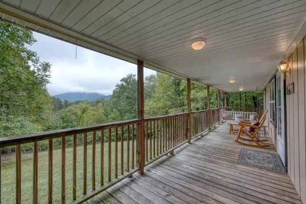 73 Petticoat Junction, Hayesville, NC 28904