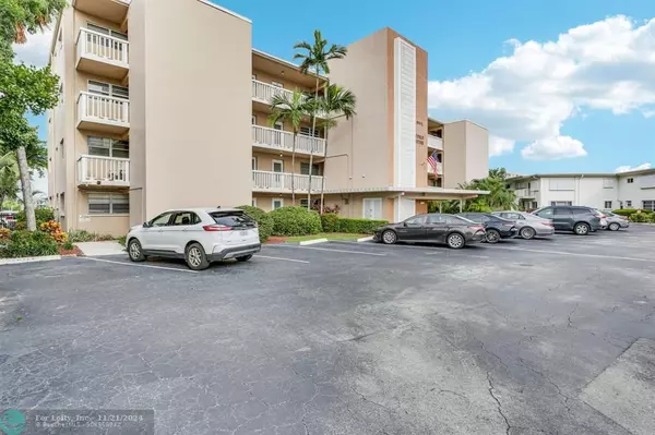 Pompano Beach, FL 33062,901 N Riverside Dr  #1D