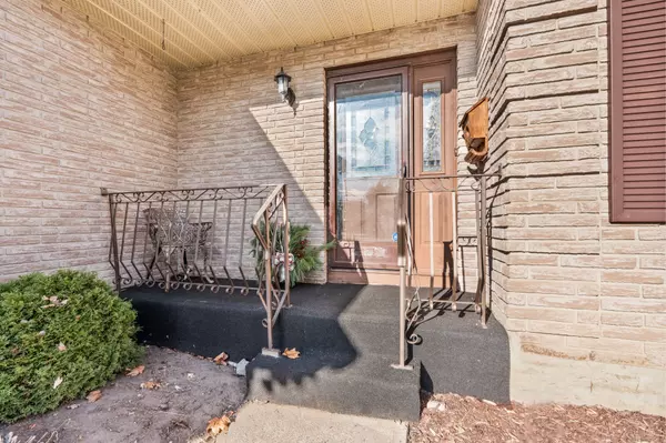 Kingston, ON K7M 6X1,530 Canterbury CRES