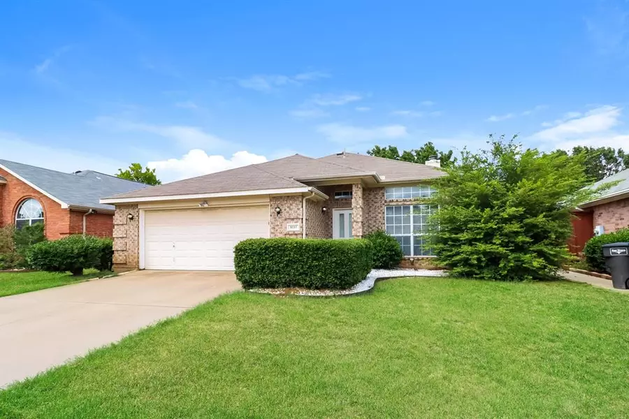 9097 Brushy Creek Trail, Fort Worth, TX 76118