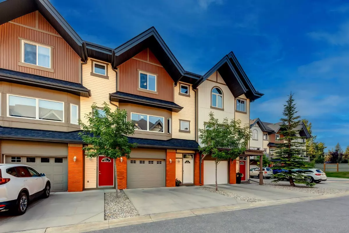 Calgary, AB T3H 0K7,1607 Wentworth Villas Southwest