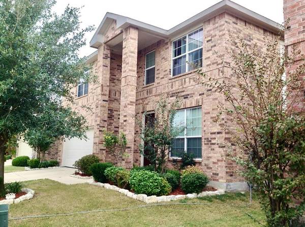 10449 Rising Knoll Lane, Fort Worth, TX 76131