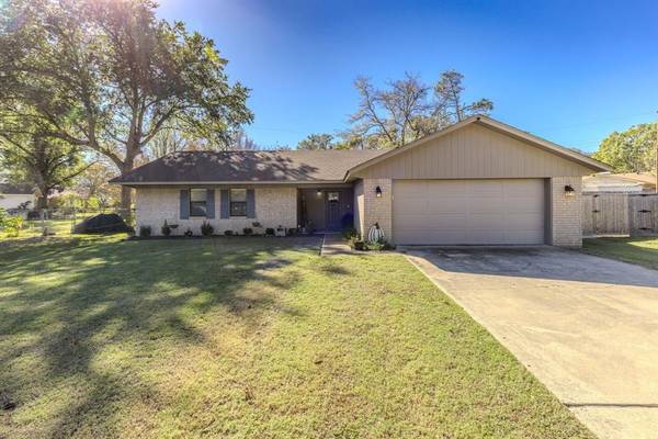 945 Forrest Lane, Sulphur Springs, TX 75482