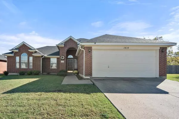 1414 Trevino Drive, Arlington, TX 76014