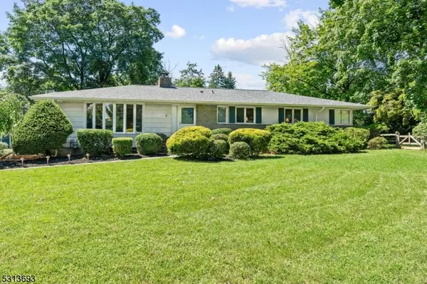 2 West Ave,  Peapack Gladstone Boro,  NJ 07934