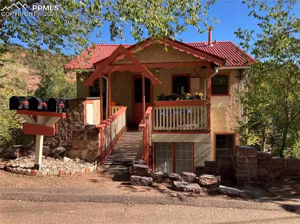 136 Cave AVE, Manitou Springs, CO 80829