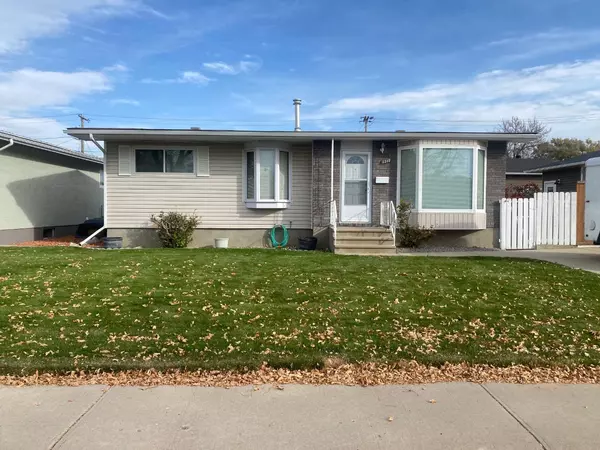 2287 20 AVE Southeast, Medicine Hat, AB T1A 3X8