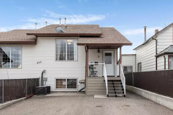 643 7 ST SE #2, Medicine Hat, AB T1A1K5