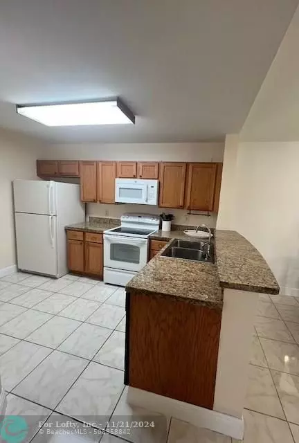 Coral Springs, FL 33067,5781 Riverside Dr  #202A