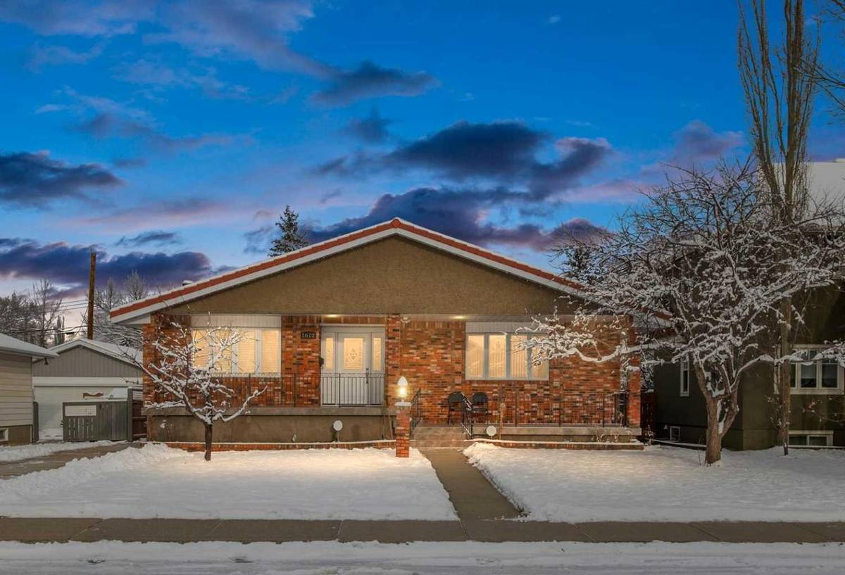 Calgary, AB T2T 2S8,1612 48 AVE Southwest