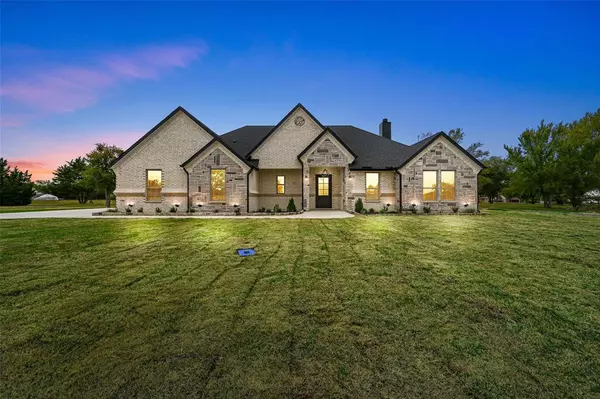 205 Chambers Point Drive, Kerens, TX 75144