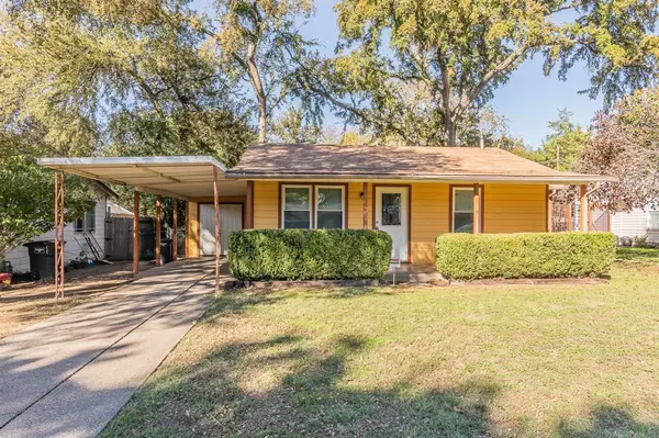 6040 Sundown Drive, Fort Worth, TX 76114