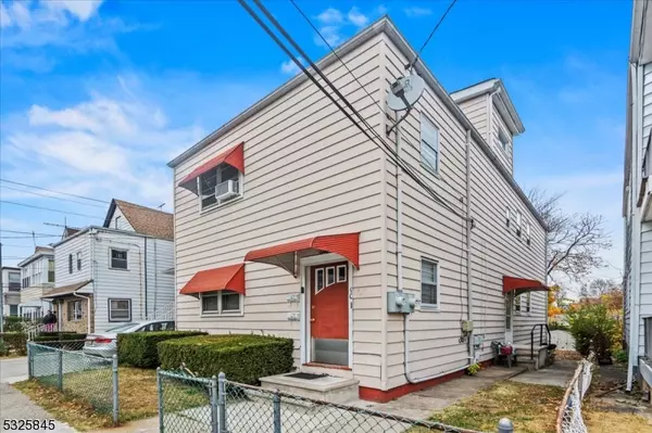 90 Richard St, Passaic City, NJ 07055