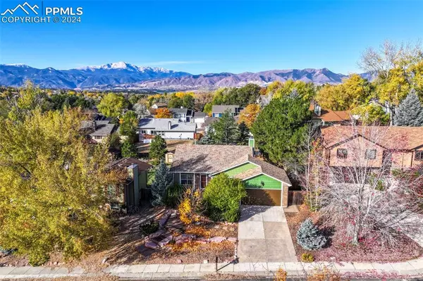 Colorado Springs, CO 80918,6910 Riverwood LN