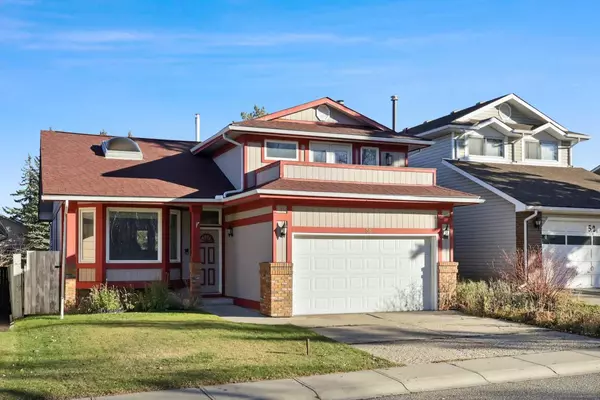 56 Woodfern WAY SW, Calgary, AB T2W4S7