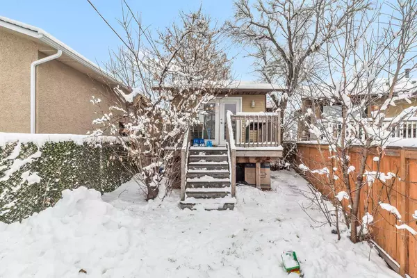 Calgary, AB T3B 1A4,1801b 41 ST NW