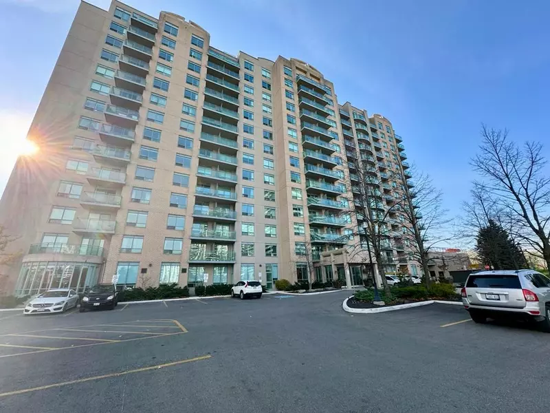 39 Oneida CRES #209, Richmond Hill, ON L4B 4T9