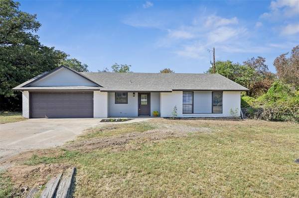 417 Hickorywood Street, Azle, TX 76020