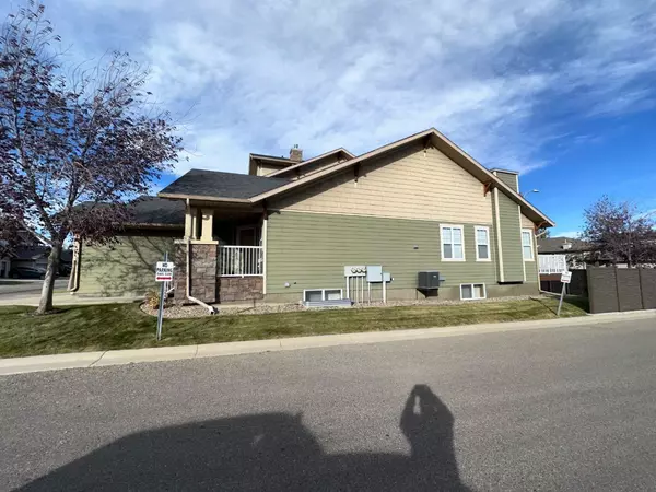 Lethbridge, AB T1K 8B8,410 Couleecreek BLVD S #3