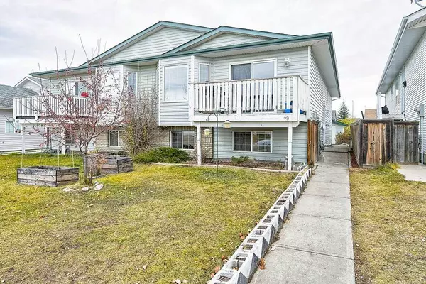 49 Old Boomer RD, Sylvan Lake, AB T4S 1Z1