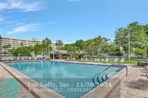 Pompano Beach, FL 33069,2800 N Palm Aire  #310