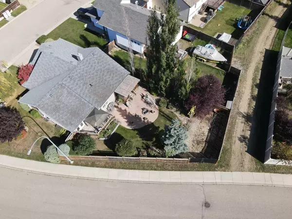 Sylvan Lake, AB T4S2M6,1 Lyon CRES